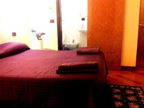 Termini Station Rooms Рим Экстерьер фото